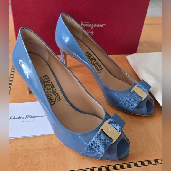 Salvatore Ferragamo Logo Blue Patent Leather Open Toe Vara Shoes 8.5/ 39.5 - Picture 6 of 16